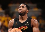 威金斯惊艳全场，米切尔助攻爆棚，迎来胜利逆转取胜！的简单介绍